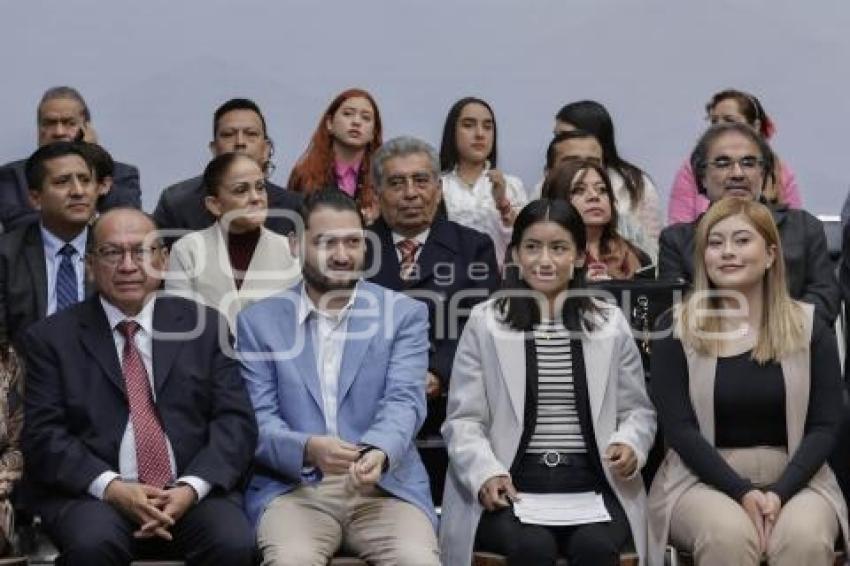 ALEJANDRO ARMENTA . TRANSICIÓN