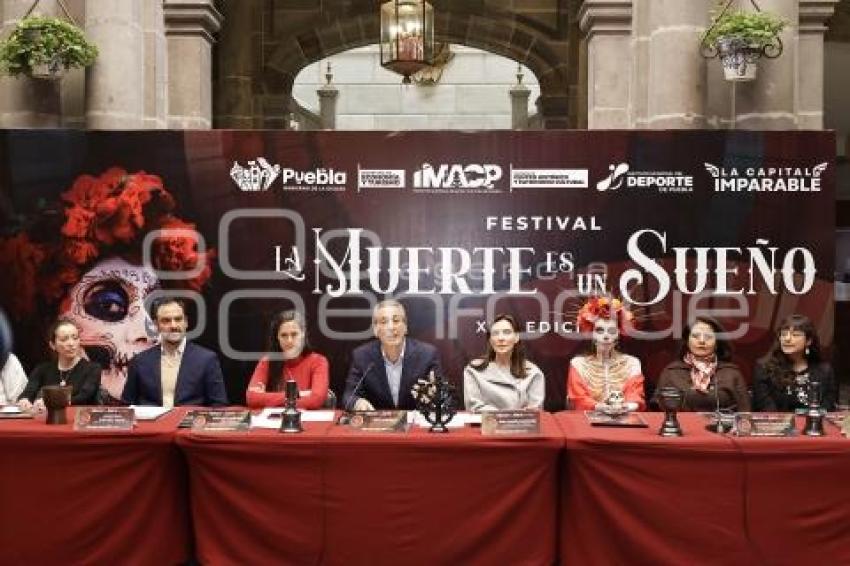AYUNTAMIENTO . LA MUERTE ES UN SUEÑO