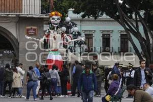 LA MUERTE ES UN SUEÑO . ADORNOS