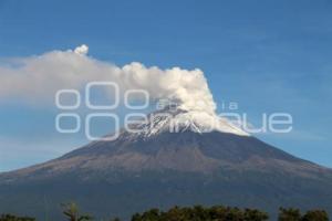 VOLCÁN POPOCATÉPETL . FUMAROLA