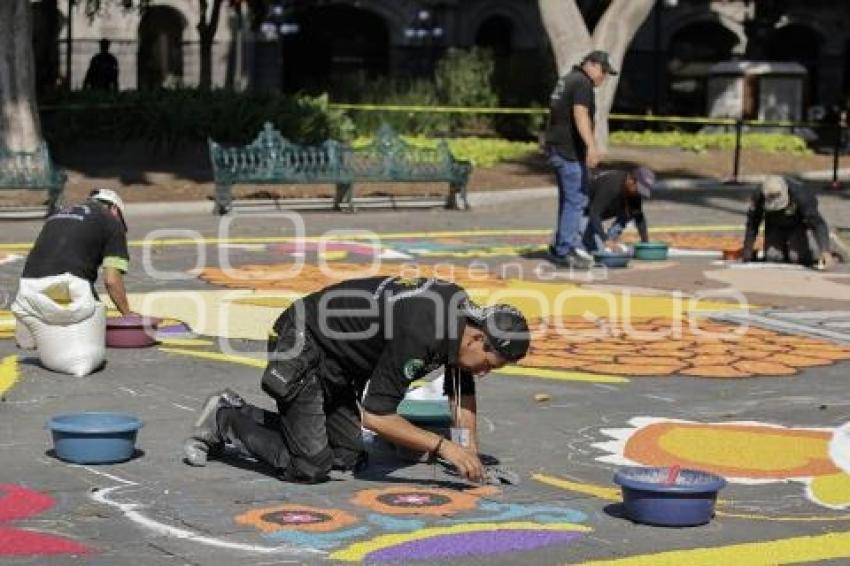 ZÓCALO . ALFOMBRA MONUMENTAL