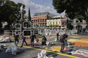 ZÓCALO . ALFOMBRA MONUMENTAL