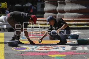 ZÓCALO . ALFOMBRA MONUMENTAL