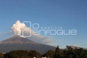 VOLCÁN POPOCATÉPETL . FUMAROLA
