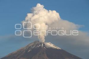 VOLCÁN POPOCATÉPETL . FUMAROLA