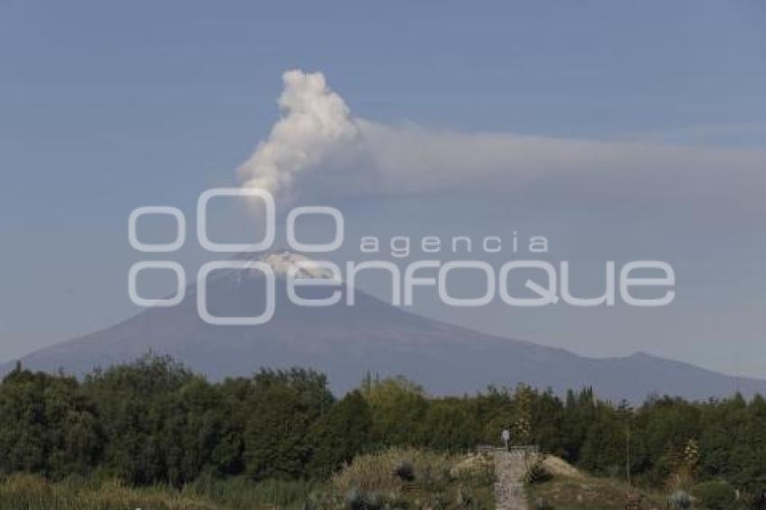 VOLCÁN POPOCATÉPETL . FUMAROLA