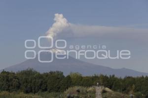 VOLCÁN POPOCATÉPETL . FUMAROLA