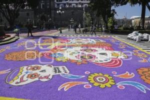 ZÓCALO . ALFOMBRA MONUMENTAL