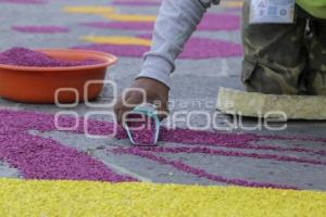 ZÓCALO . ALFOMBRA MONUMENTAL