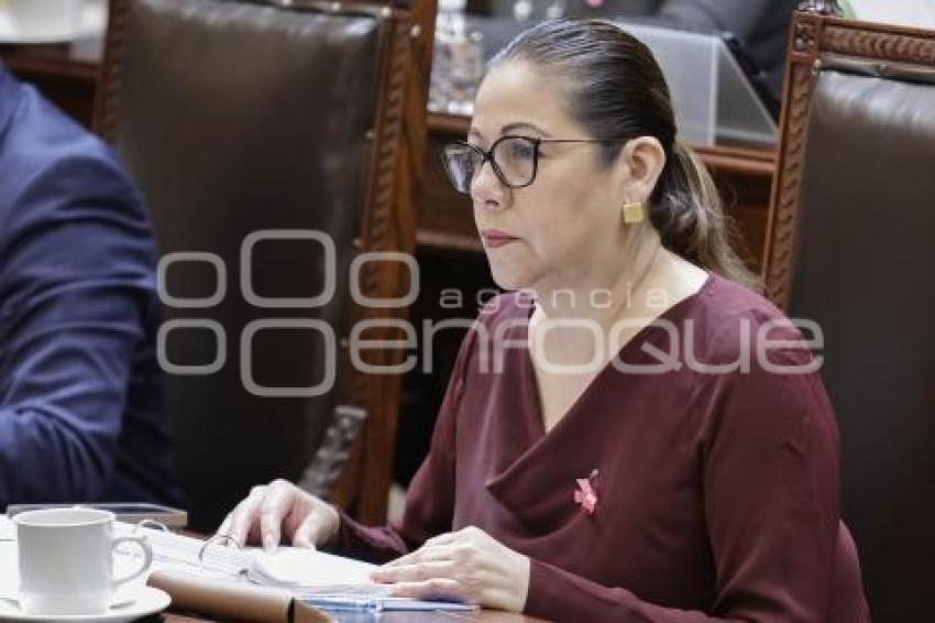 LAURA ARTEMISA GARCÍA