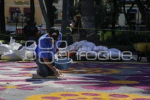 ZÓCALO . ALFOMBRA MONUMENTAL