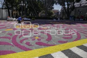 ZÓCALO . ALFOMBRA MONUMENTAL