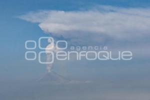 VOLCÁN POPOCATÉPETL . FUMAROLA