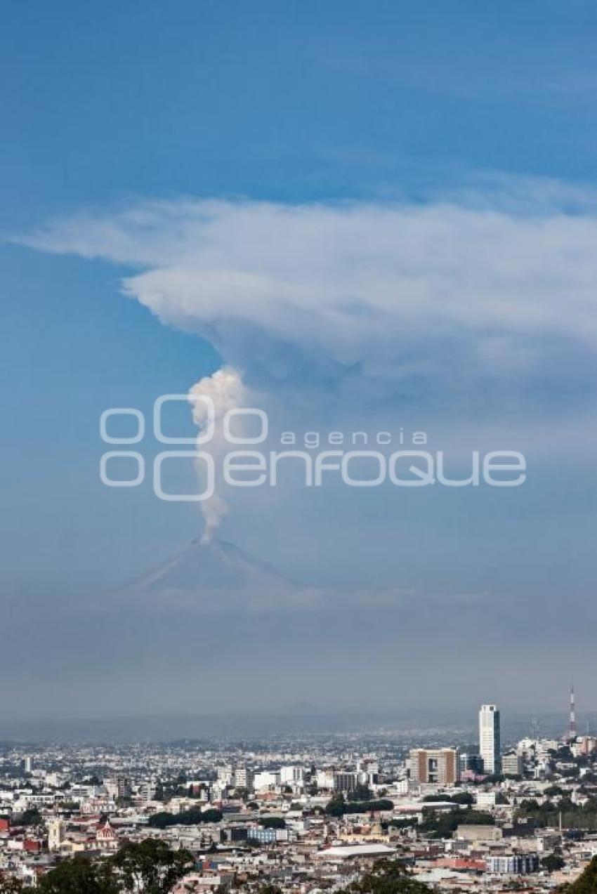 VOLCÁN POPOCATÉPETL . FUMAROLA