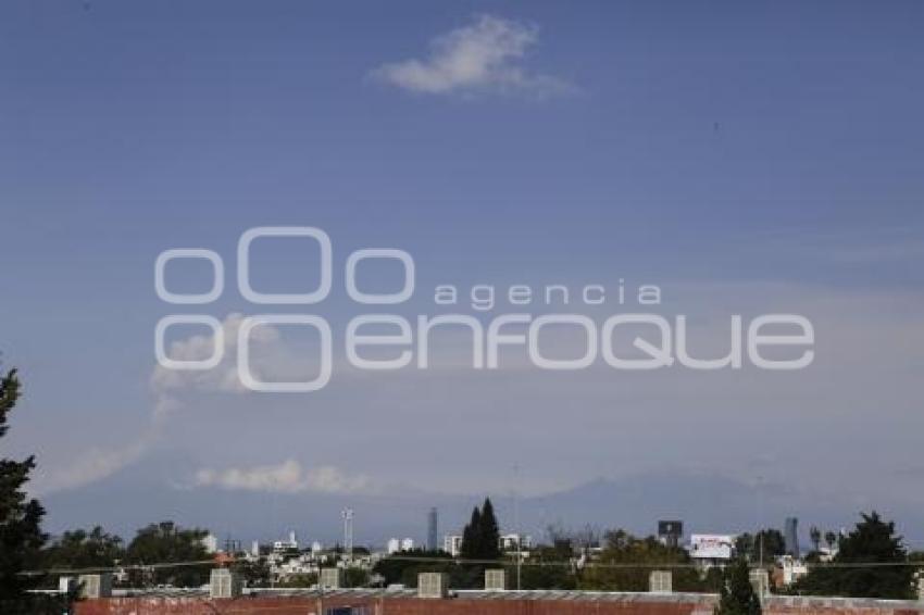 VOLCÁN POPOCATÉPETL . FUMAROLA
