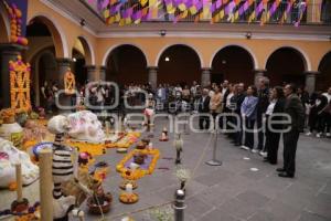 CORREDOR DE OFRENDAS