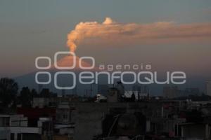 VOLCÁN POPOCATÉPETL . FUMAROLA