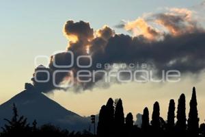 VOLCÁN POPOCATÉPETL . FUMAROLA