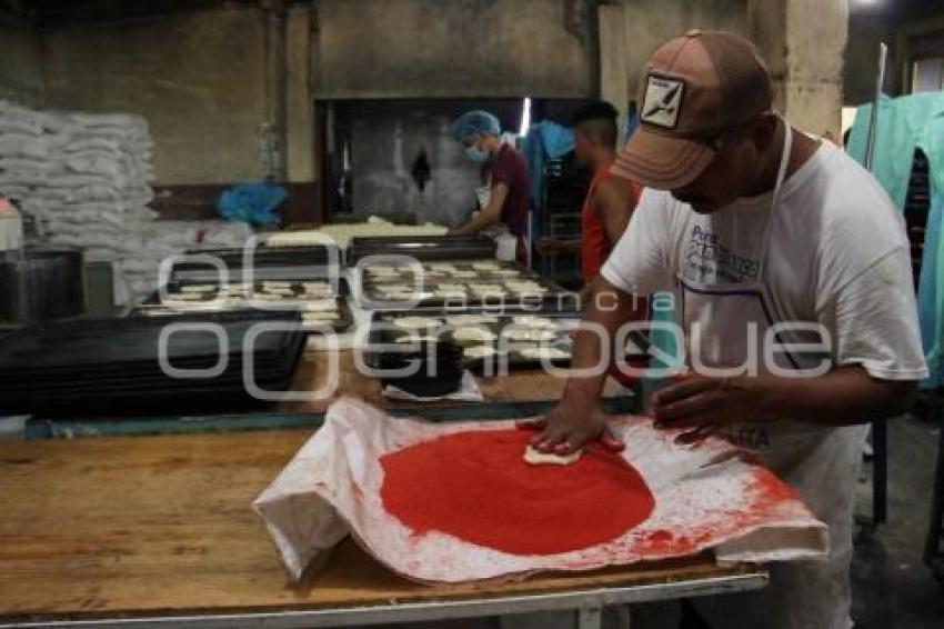 ACATLÁN . PAN ROJO