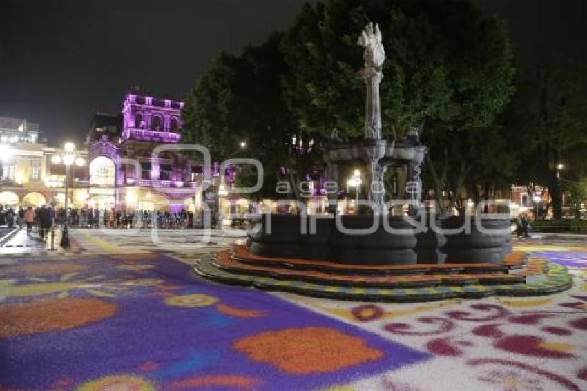 ZÓCALO . ALFOMBRA MONUMENTAL