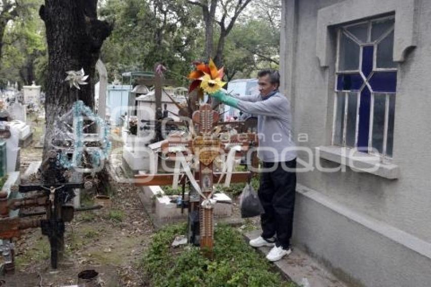 PANTEÓN . DÍA DE MUERTOS