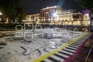 ZÓCALO . ALFOMBRA MONUMENTAL