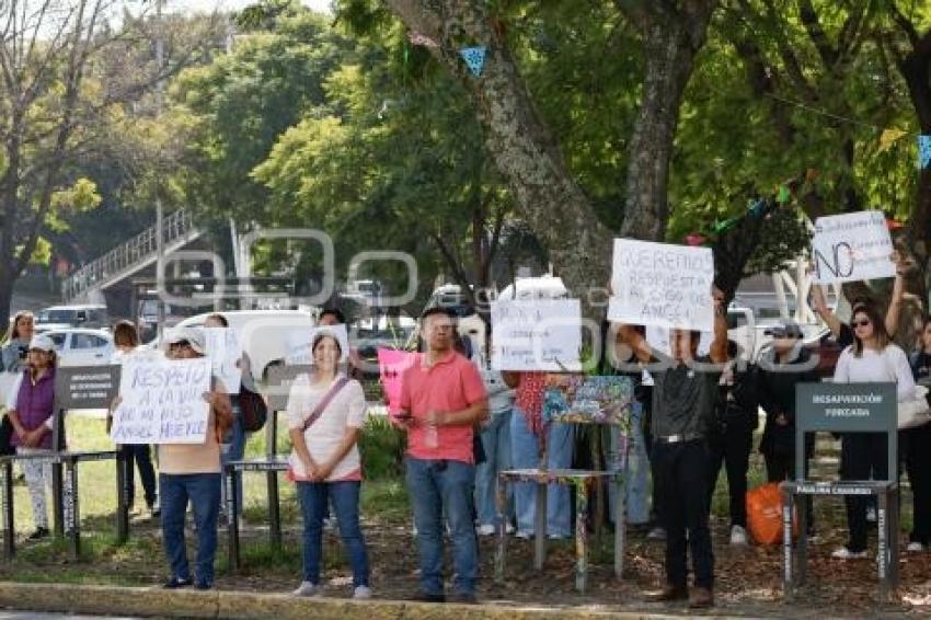 FISCALÍA . MANIFESTACIÓN