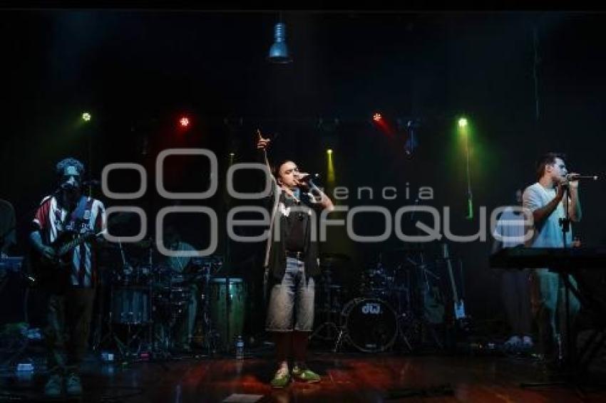 CONCIERTO . STAY HOMAS