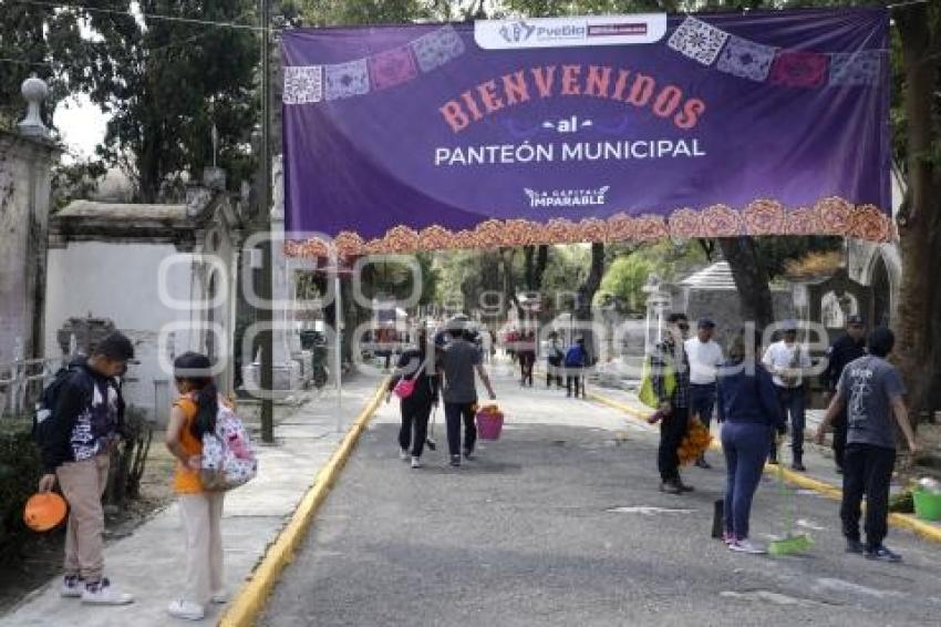 PANTEÓN . DÍA DE MUERTOS