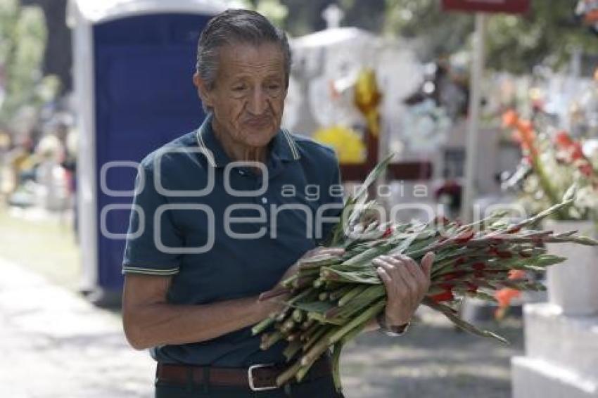 PANTEÓN . DÍA DE MUERTOS