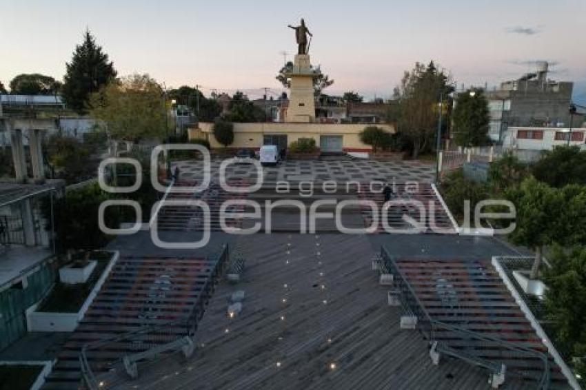 TLAXCALA . ESCALINATAS LOS HÉROES