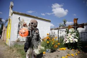 TLAXCALA . DÍA DE MUERTOS . PANTEÓN