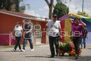 TLAXCALA . DÍA DE MUERTOS . PANTEÓN