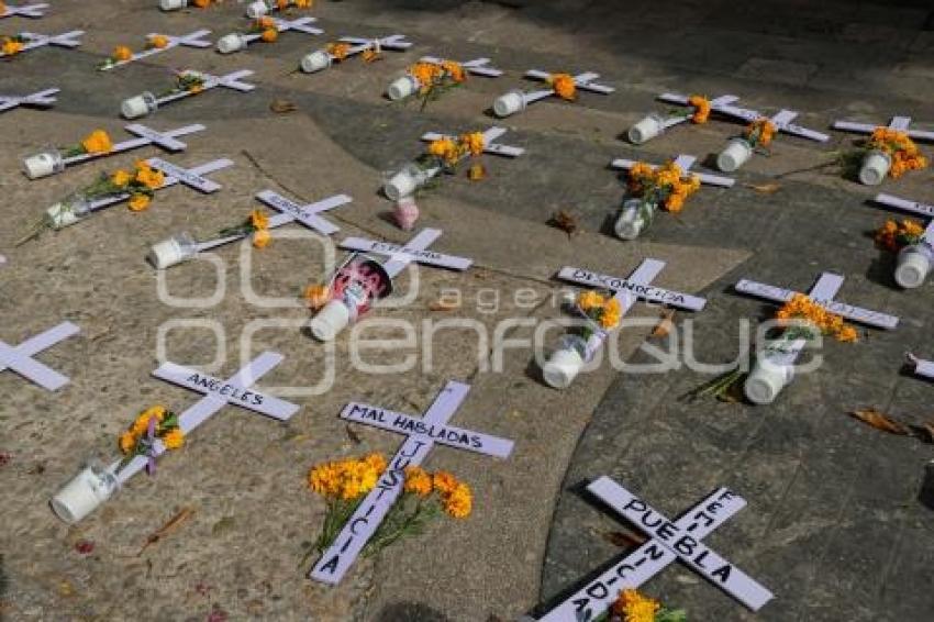 FEMINICIDIO . CRUCES
