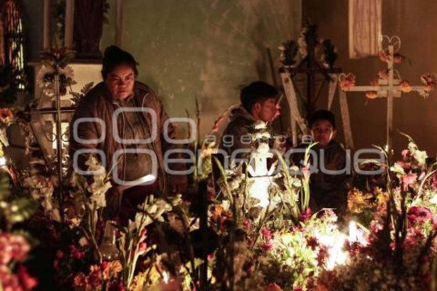XOCHITLÁN TODOS SANTOS . VELADA