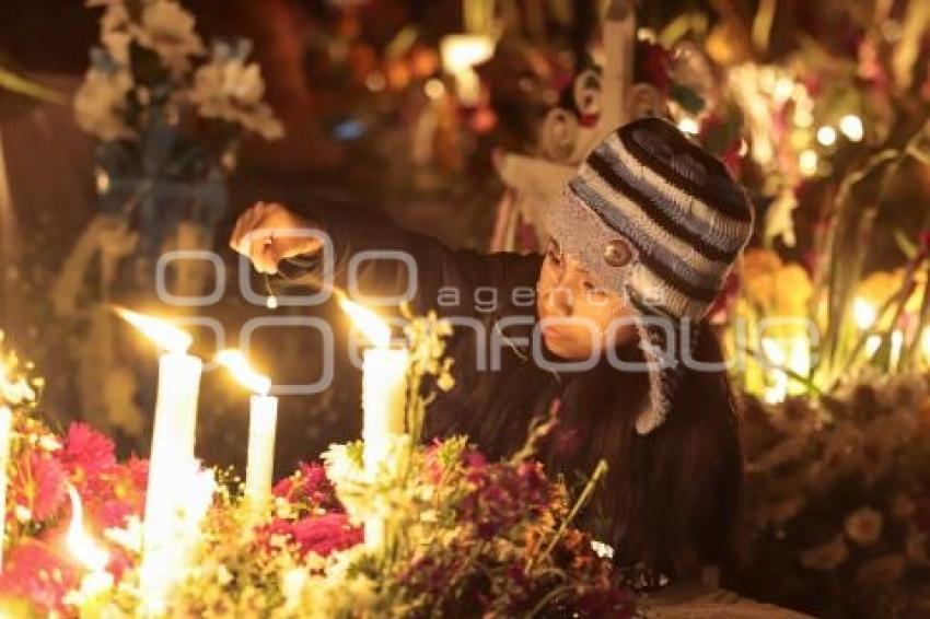 XOCHITLÁN TODOS SANTOS . VELADA