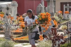 TLAXCALA . DÍA MUERTOS . PANTEÓN