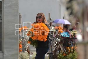 TLAXCALA . DÍA MUERTOS . PANTEÓN