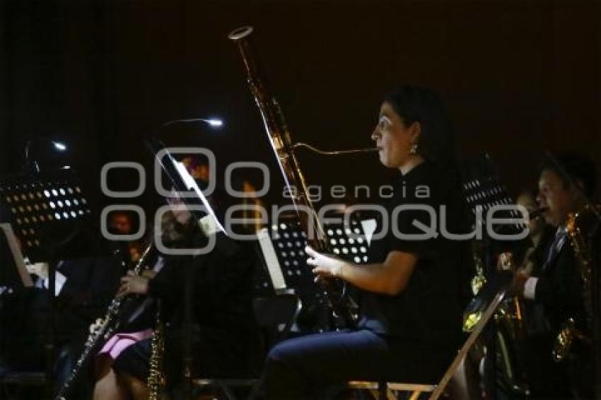CONCIERTO ENTRE VELAS