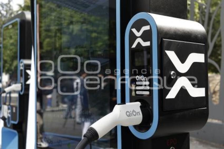 ECONOMÍA . CARGADORES ELÉCTRICOS