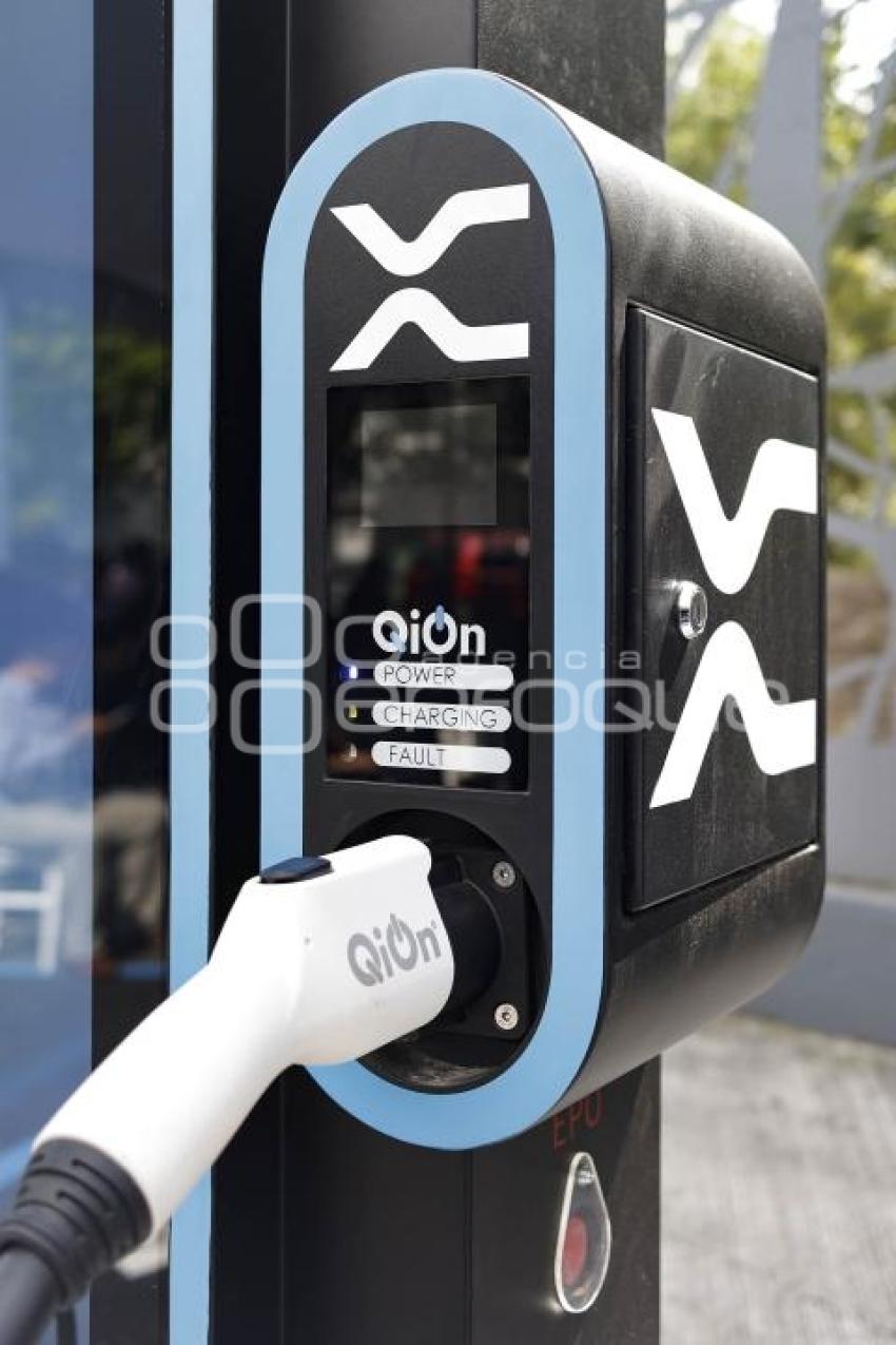 ECONOMÍA . CARGADORES ELÉCTRICOS