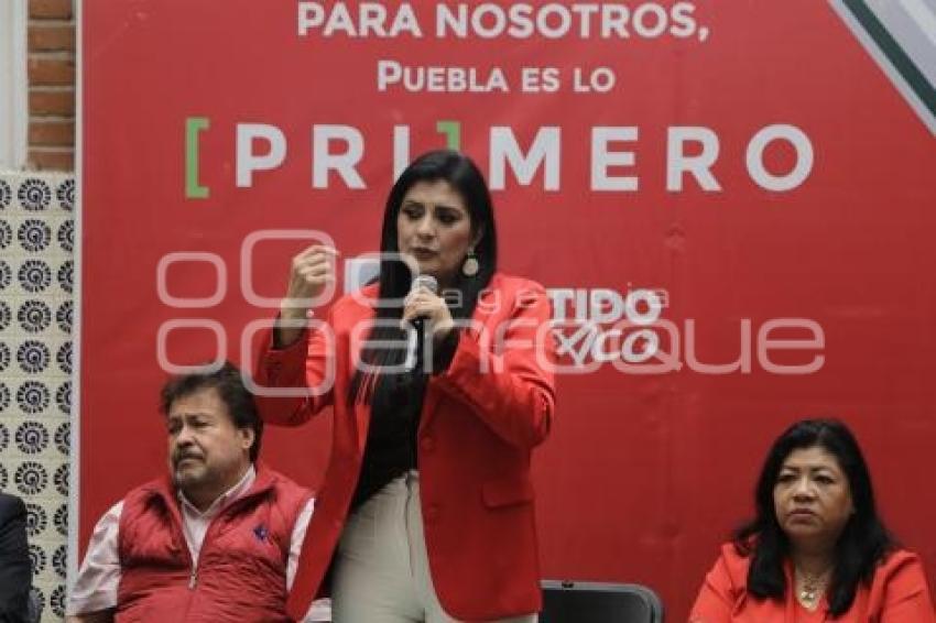 PRI  . DELFINA POZOS