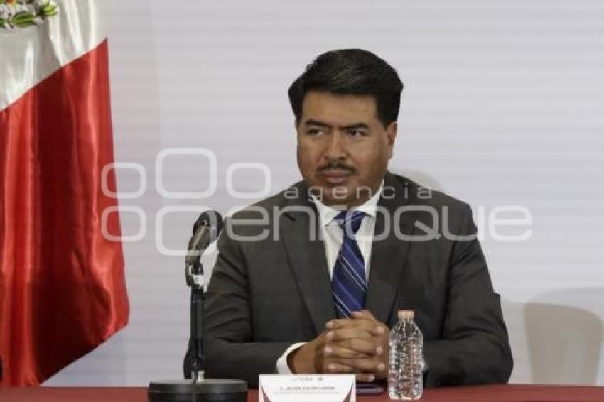 JAVIER AQUINO