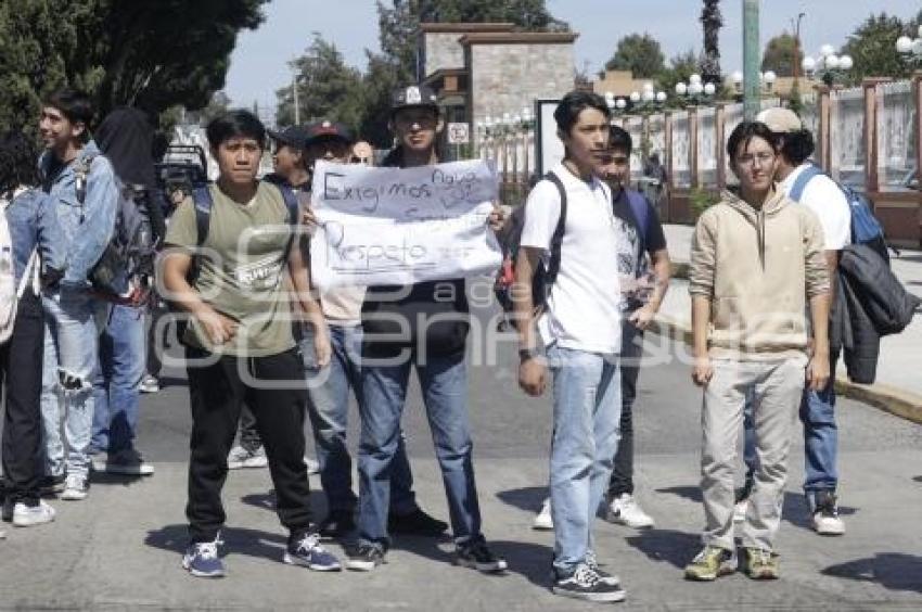 MANIFESTACIÓN . ESTUDIANTES TECNOLÓGICO DE PUEBLA