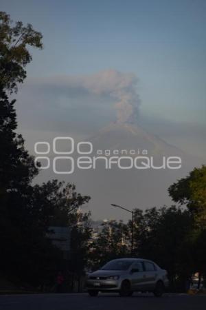 VOLCÁN POPOCATÉPETL . FUMAROLA