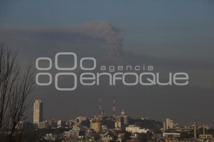 VOLCÁN POPOCATÉPETL . FUMAROLA