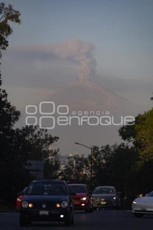 VOLCÁN POPOCATÉPETL . FUMAROLA