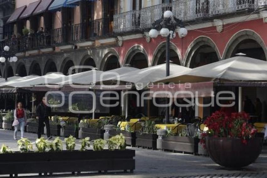 PUENTE VACACIONAL . ECONOMÍA