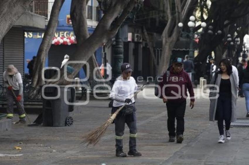 PUENTE VACACIONAL . ECONOMÍA