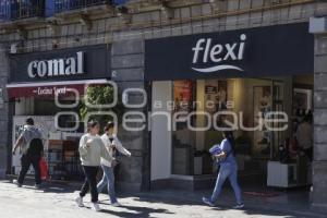 ECONOMÍA . COMERCIOS